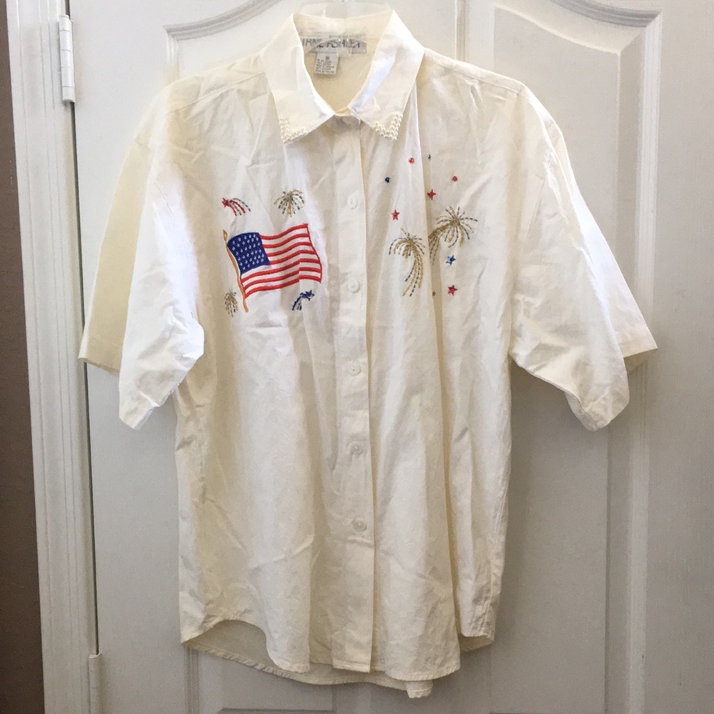 FINAL MARKDOWN Jane Ashley patriotic looking blouse medium